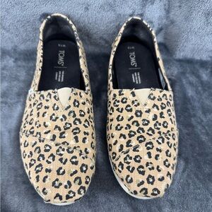 TOMS Alpargata Camel Tan Leopard Print Classic Slip on Shoe Size 7.5